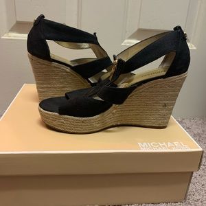 Wedged sandals